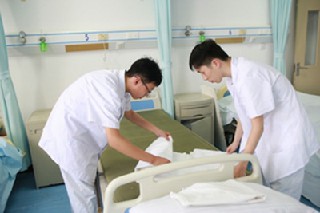 重庆卫生学校分享：男护士如今很吃香