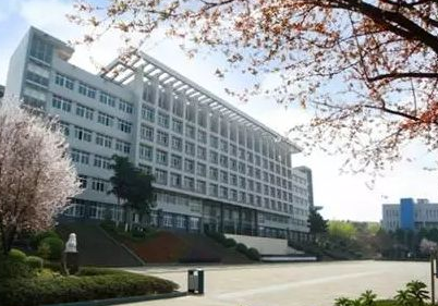 重庆三峡高等医科学校是